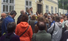 Procházku Starým Prosekem zahájily Renata Klusáková a Eva Červinková